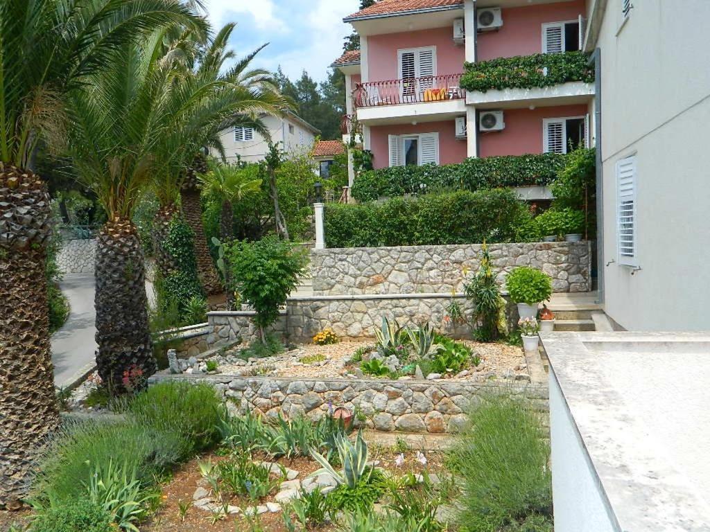 Apartments And Rooms Darinka Врбоска Екстериор снимка