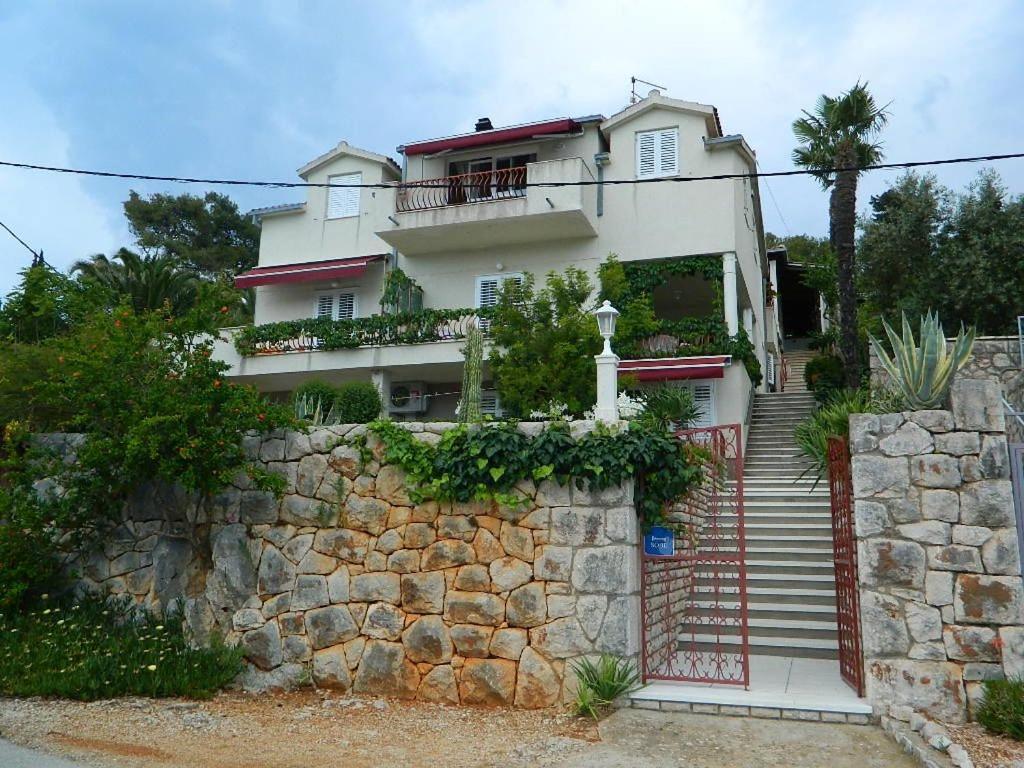 Apartments And Rooms Darinka Врбоска Екстериор снимка