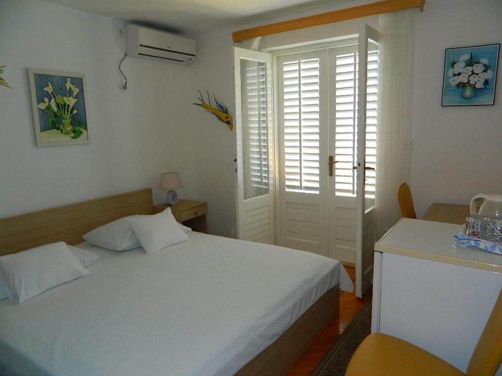 Apartments And Rooms Darinka Врбоска Екстериор снимка