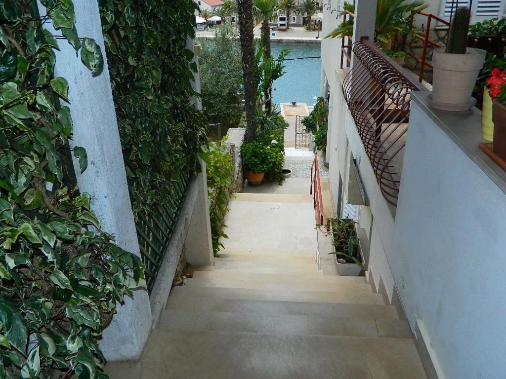 Apartments And Rooms Darinka Врбоска Екстериор снимка
