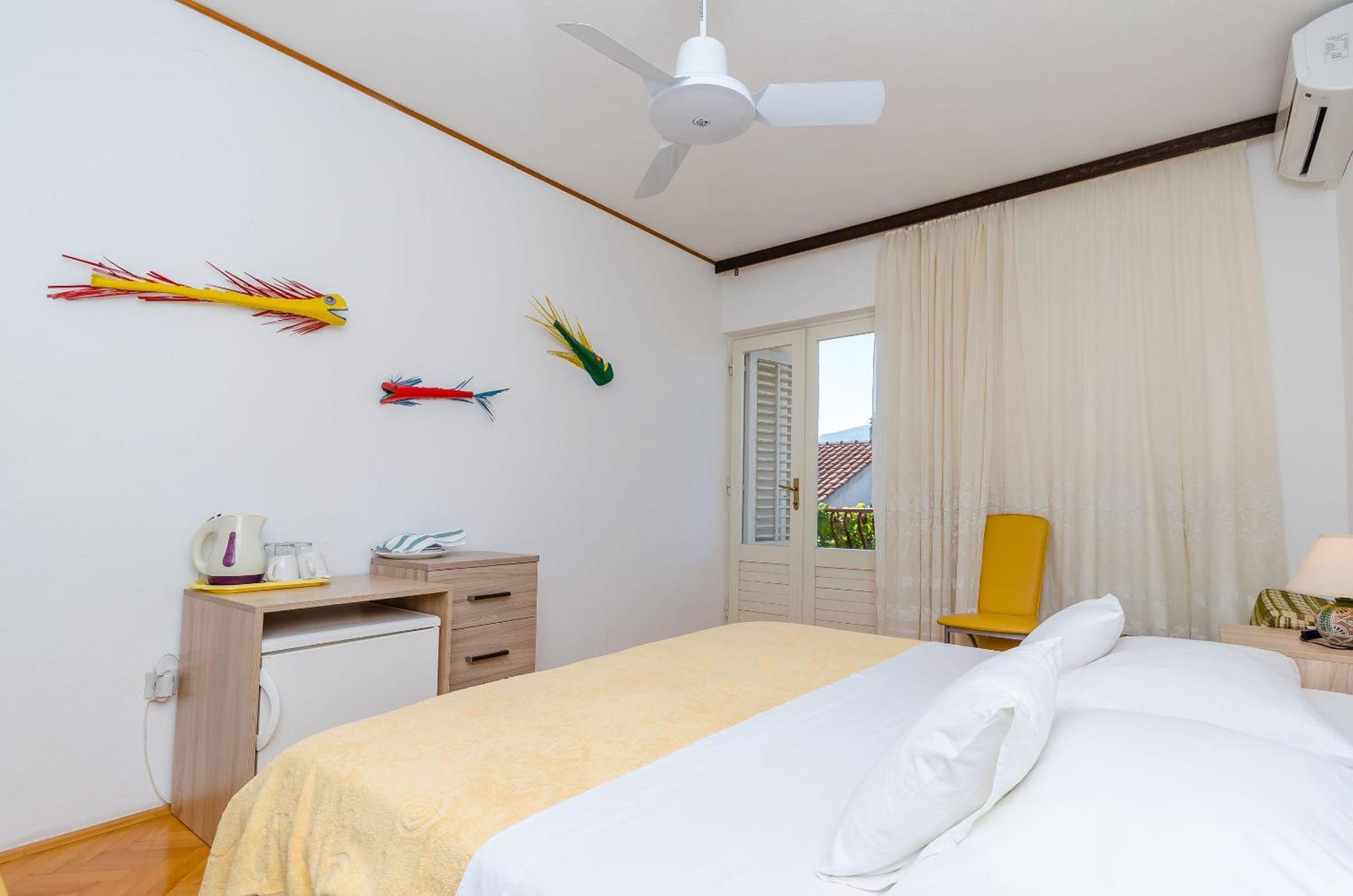 Apartments And Rooms Darinka Врбоска Екстериор снимка