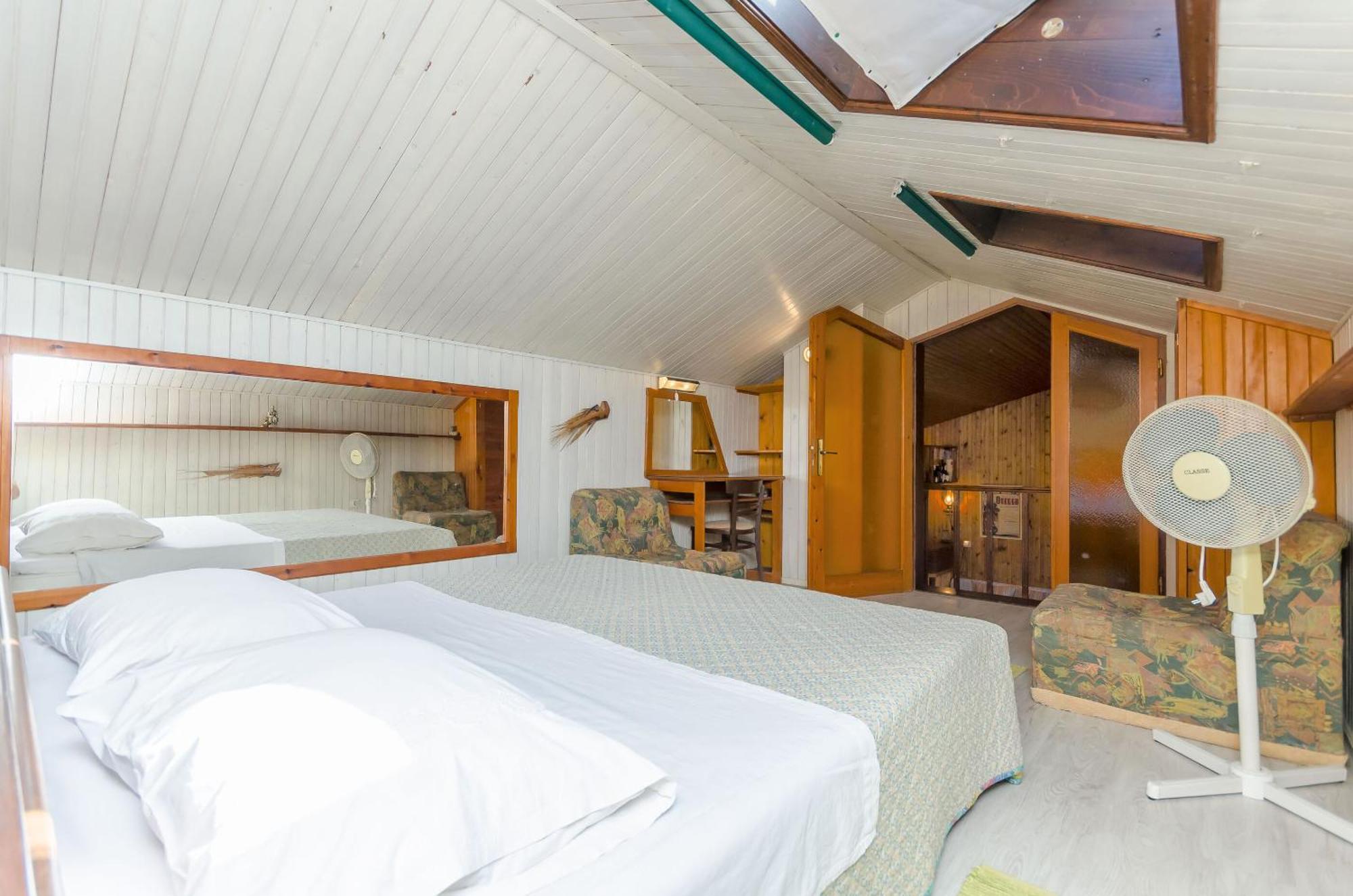 Apartments And Rooms Darinka Врбоска Екстериор снимка