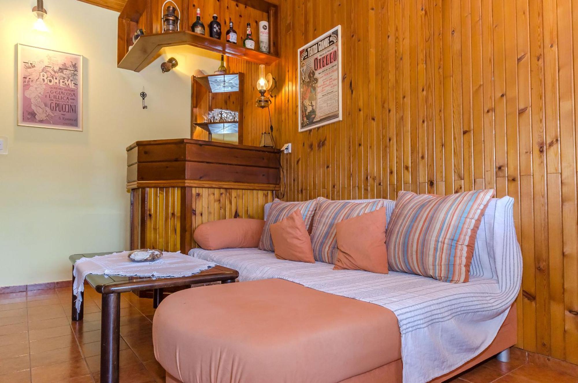Apartments And Rooms Darinka Врбоска Екстериор снимка